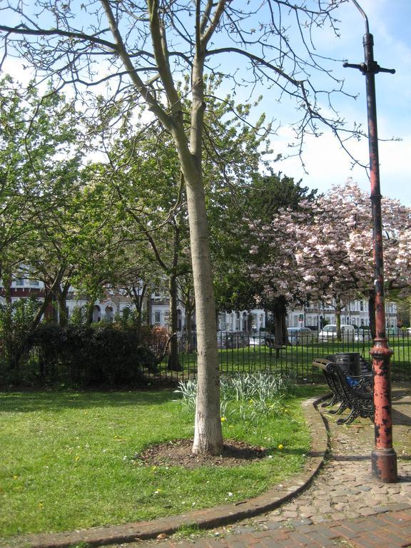 Holmewood Homestay Londres Extérieur photo